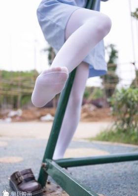 jiz中国zz老师喷水_手机在线免费观看